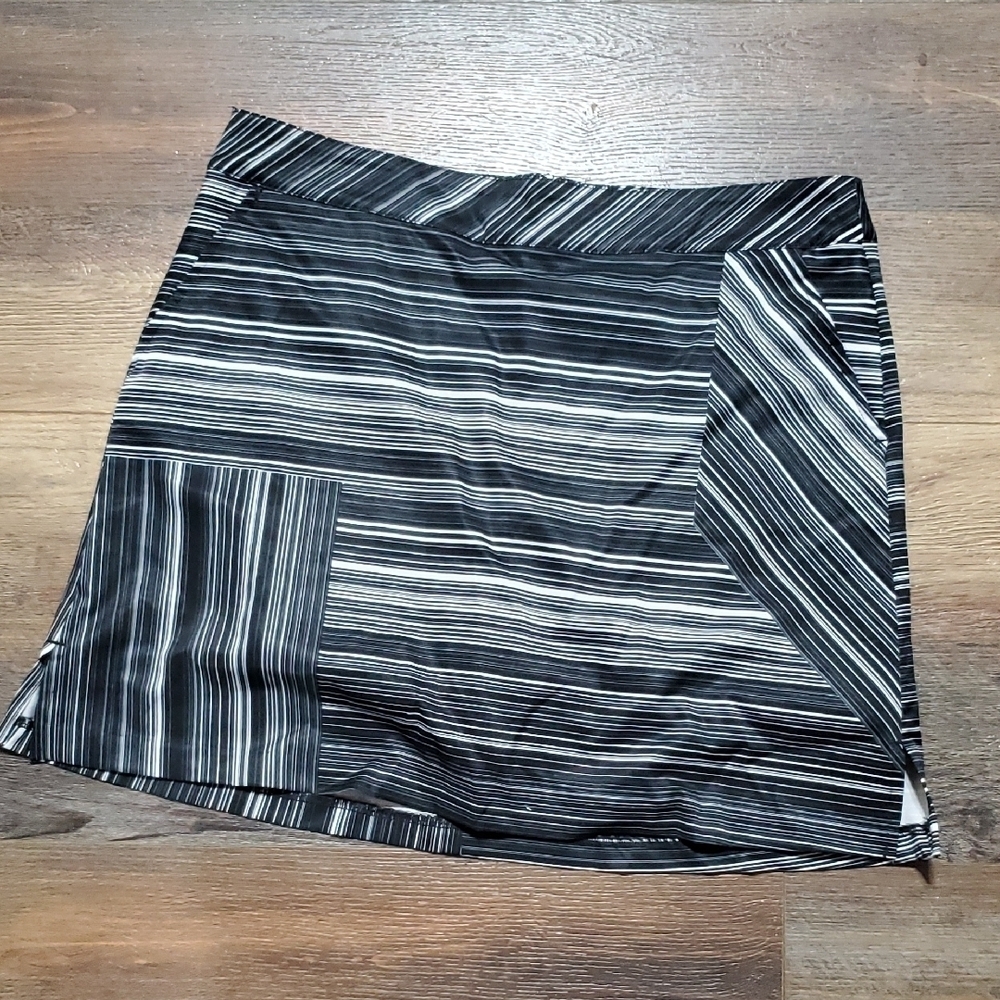 Lady Hagen Black and White Striped Skort